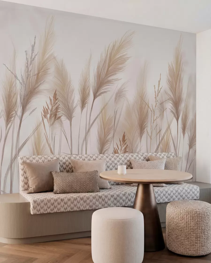 wall murals Класићи високих беж трава које се љуљају на ветру на мекој, светлој позадини w08268