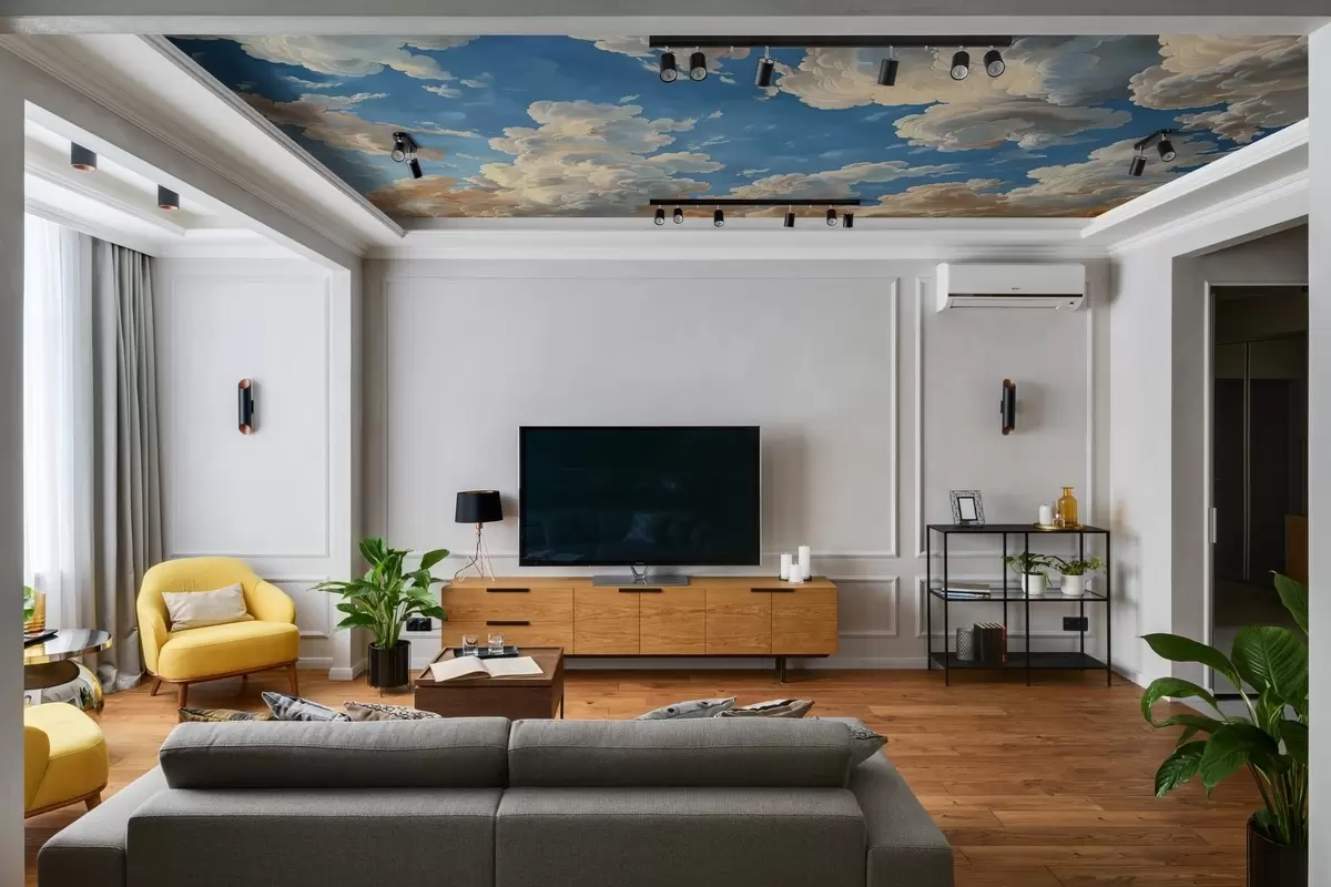 wall murals Хмари у топлим кремастим, нежно бресквастим и бледим нијансама на позадини дубоког, светло плавог неба. w01583