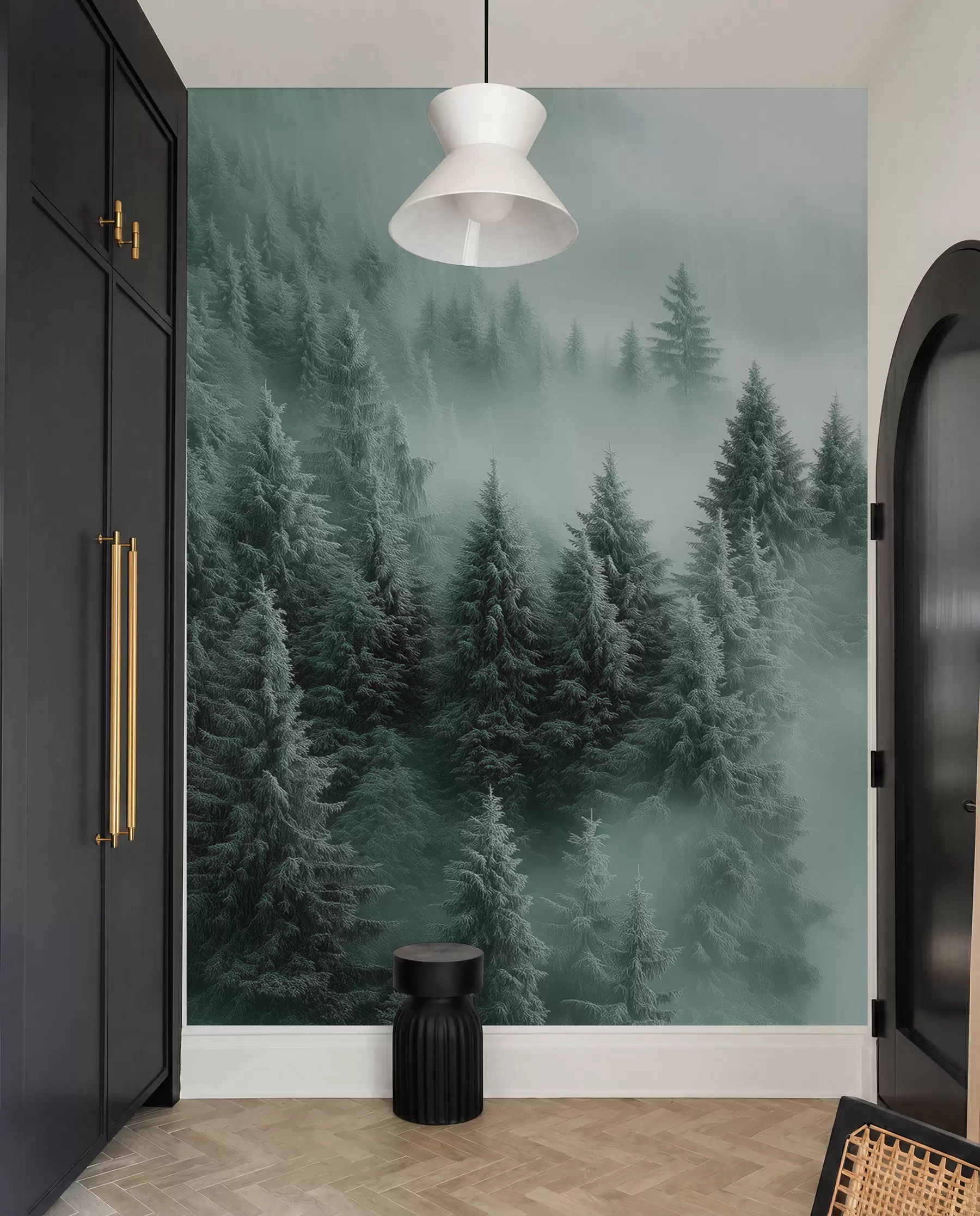 wall murals Густа магла обавија снежну јутарњу шуму у нијансама зелене w02064v1