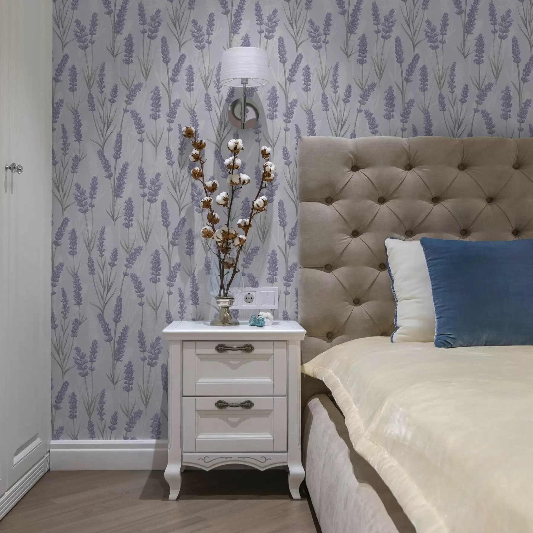 wall murals Гранчице лаванде у бледо љубичастој палети акварела a00447