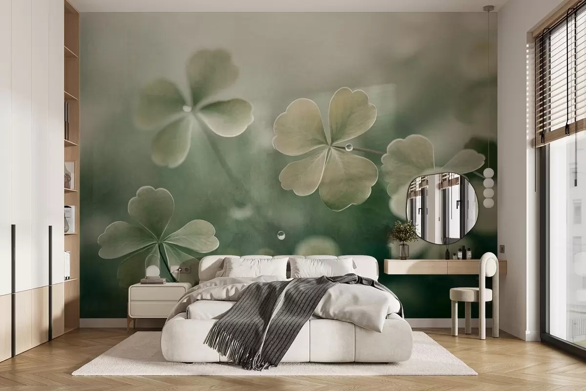 wall murals Детелине са четири листа са капљицама воде, светло зелена боја, меки фокус, замућена позадина, текстурирани отисак w09376
