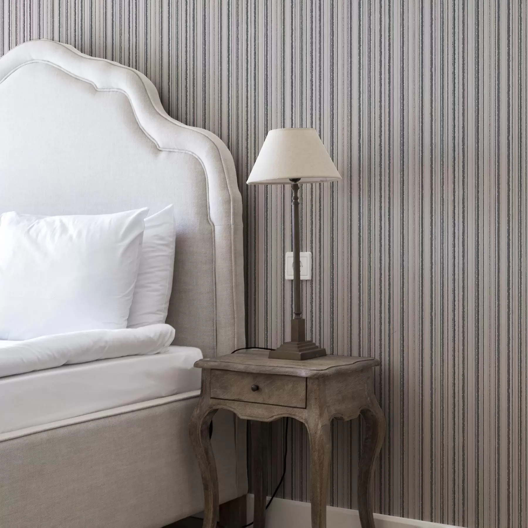 wall murals Нежне пруге у сиво-ружичастим тоновима a00509