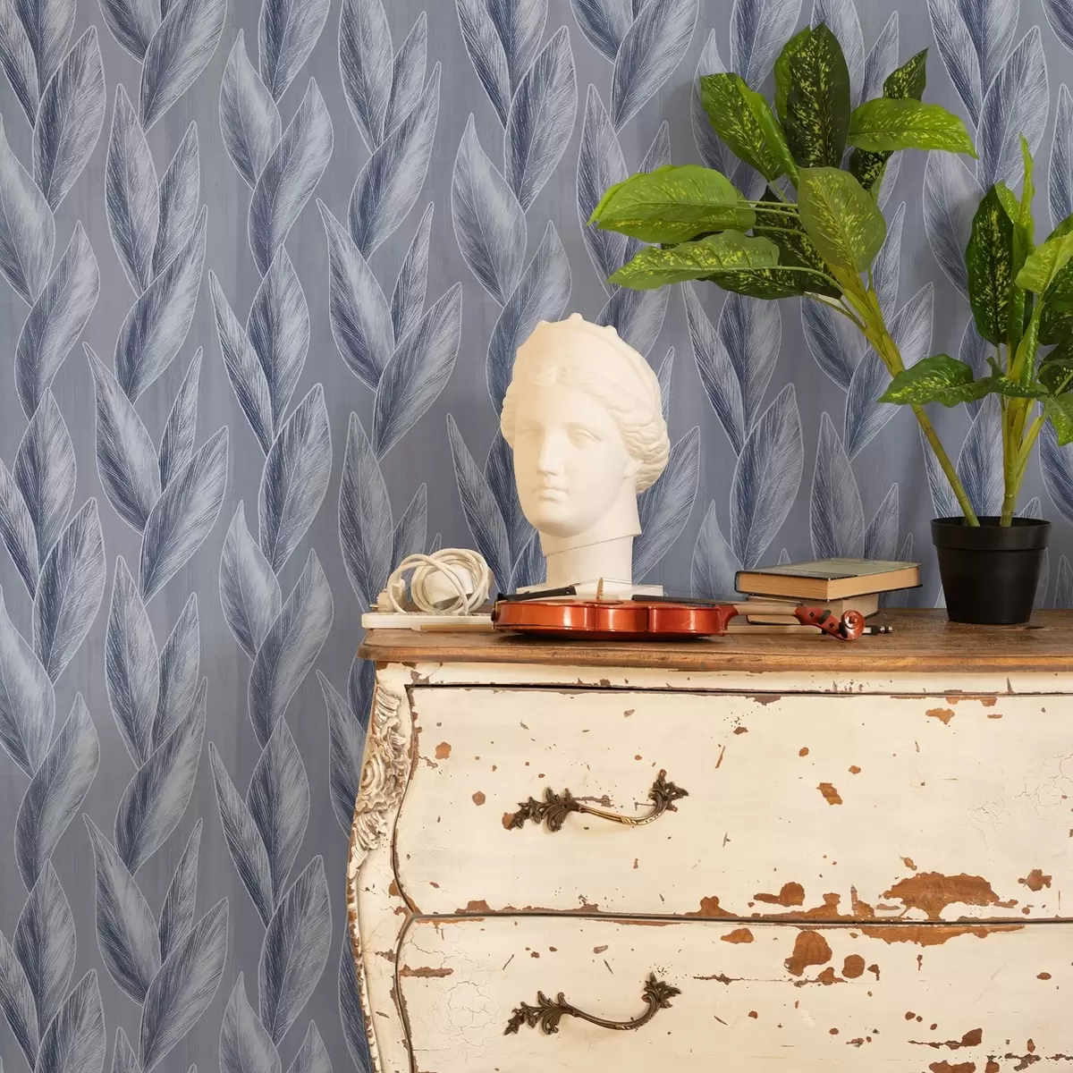 Позадина Сребрноплави листови на сивоплавој позадини, графички узорак a00627