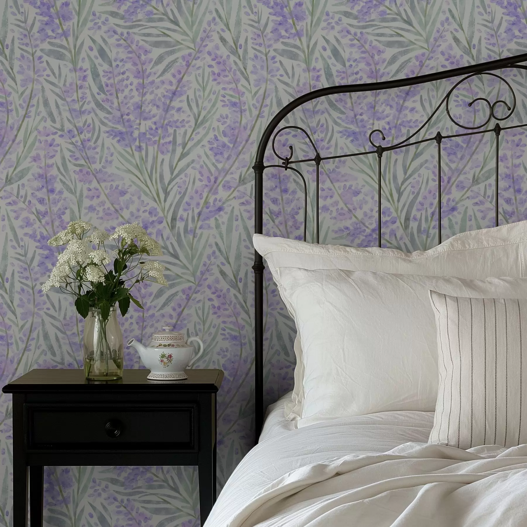wall murals Гране лаванде у љубичастим тоновима на светлој позадини a00835