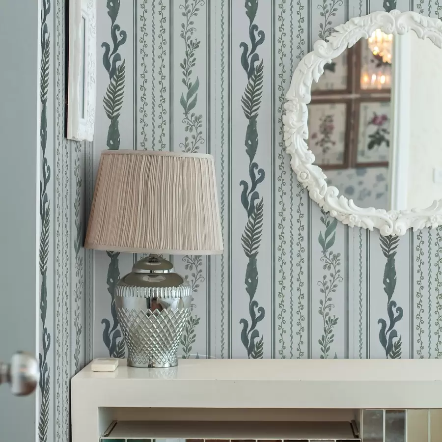 wall murals Пруге са гранама и коврџама на хладној светлоплавој боји a00823v1