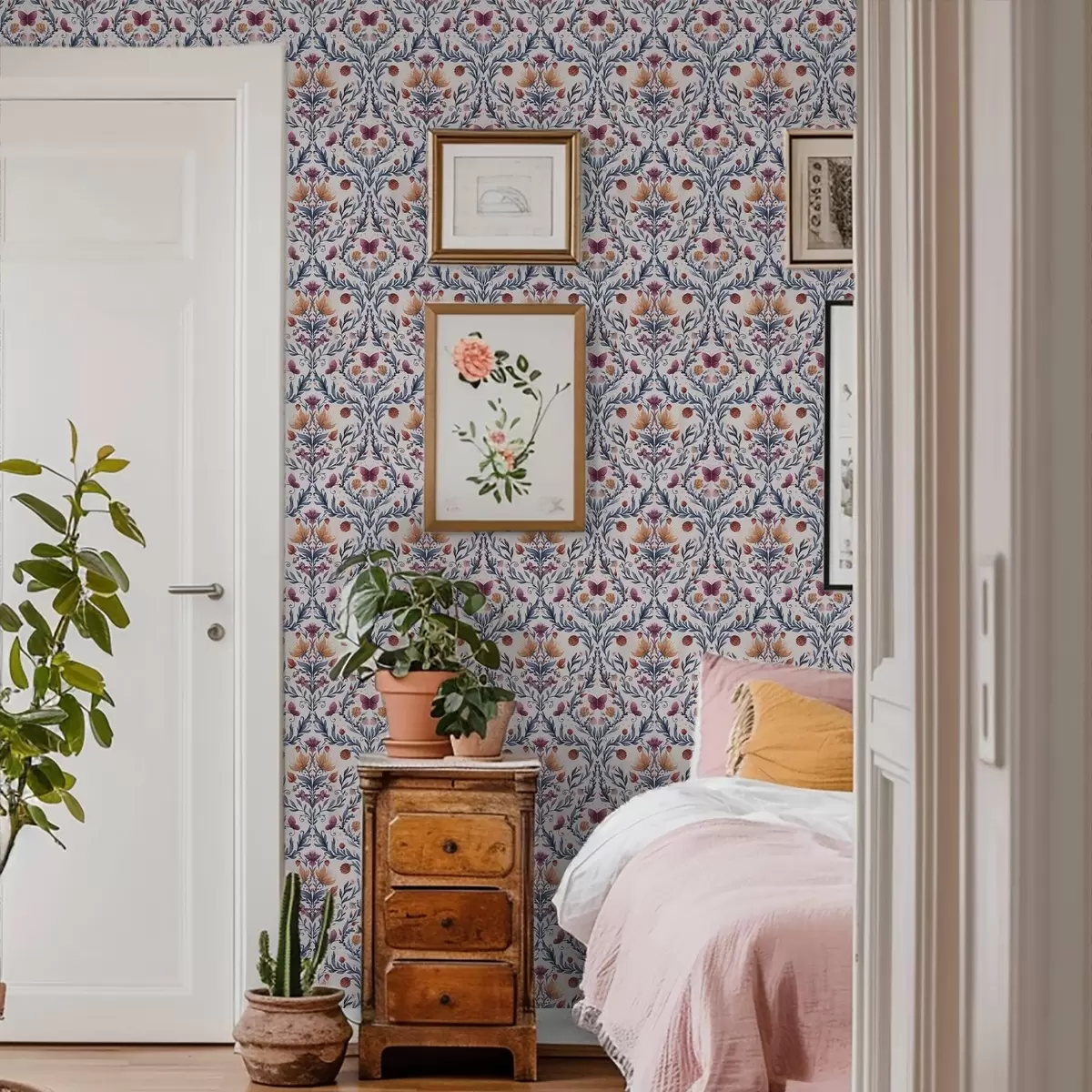 Позадина Цветни дамаск са лептирима у морнарско плавој и теракота боји на белој a00926v1