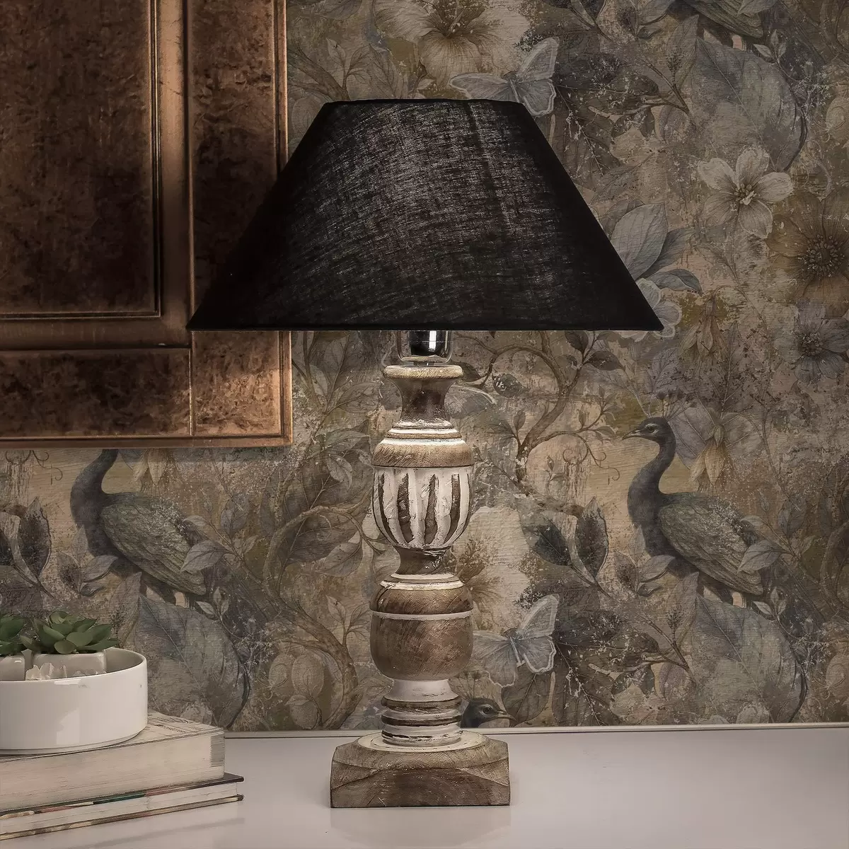 Позадина Колаж старих цветова са пауновима и лептирима a00897