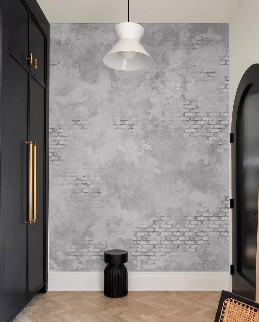 wall murals Грунг сиви малтер са видљивим цигланим мрљама w05161v2