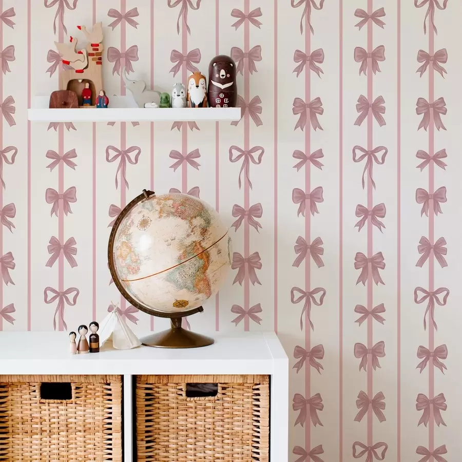 wall murals Ружичасте машне у вертикалним пругама на светлој позадини a01075