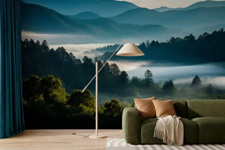 wall murals Планински пејзаж са маглом и шумама у зору w05573